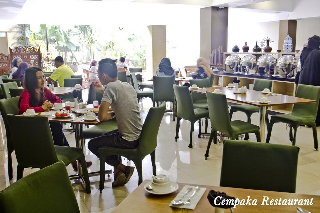 De Batara Hotel Bandung Extérieur photo