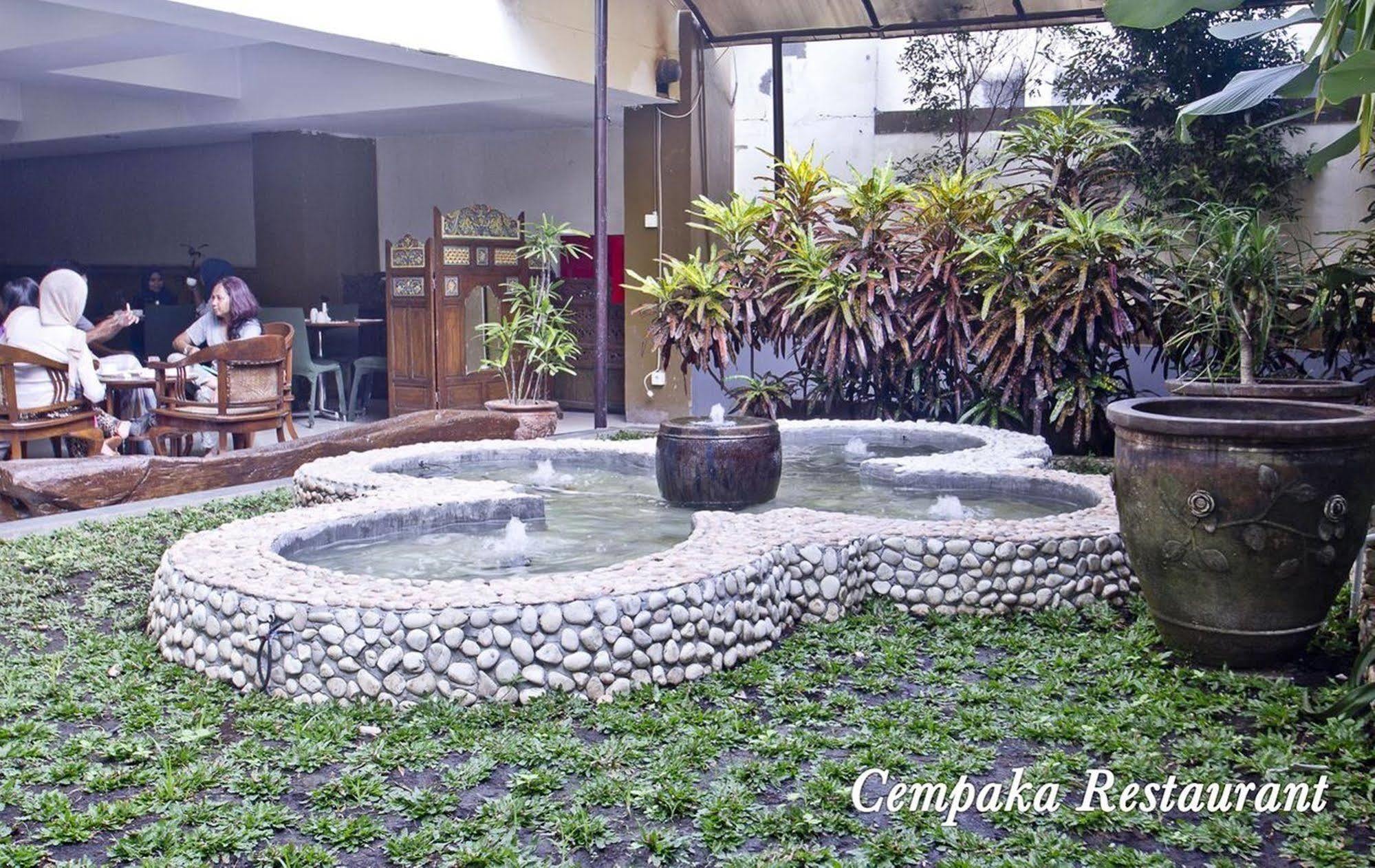 De Batara Hotel Bandung Extérieur photo