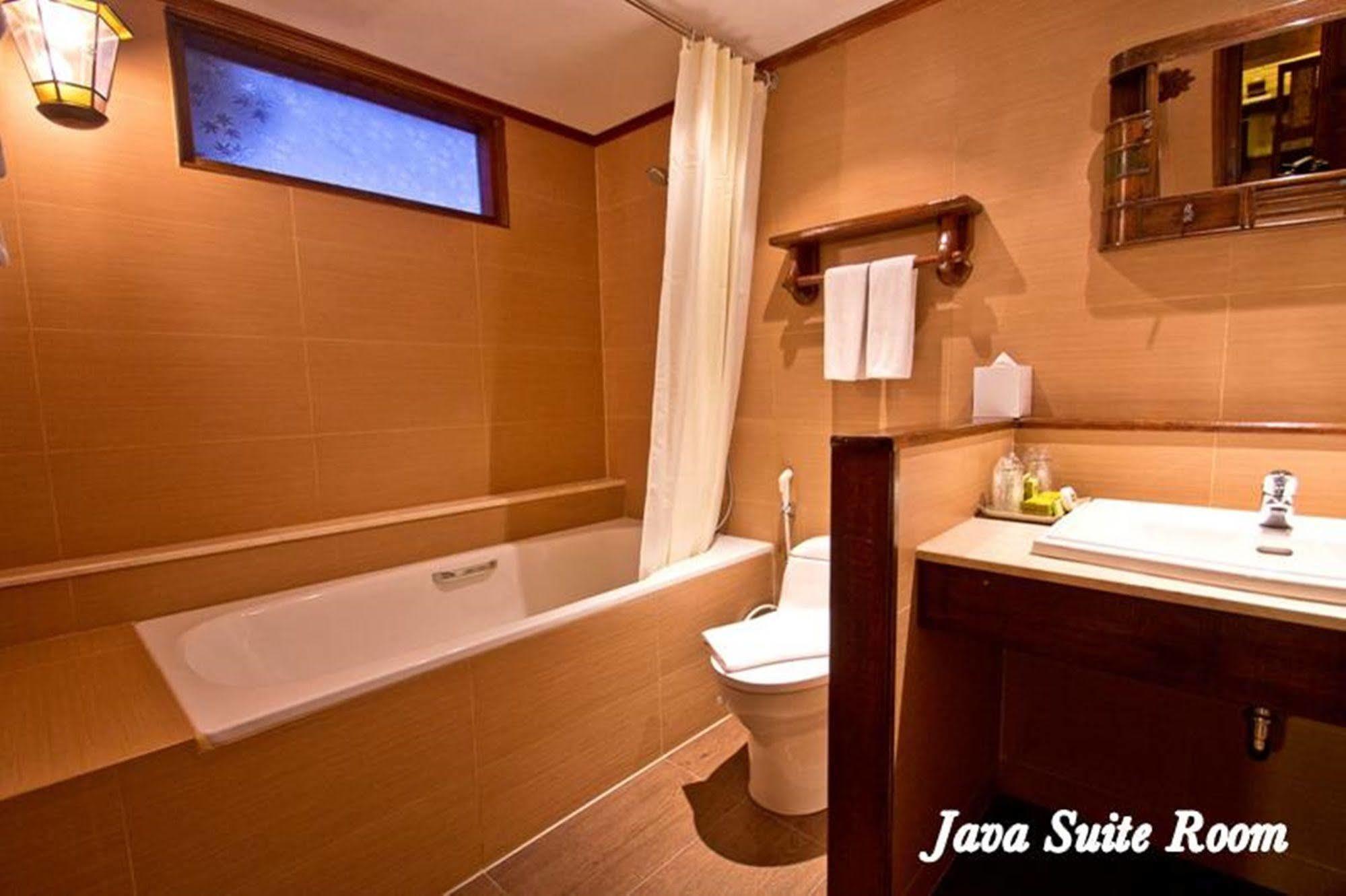 De Batara Hotel Bandung Extérieur photo